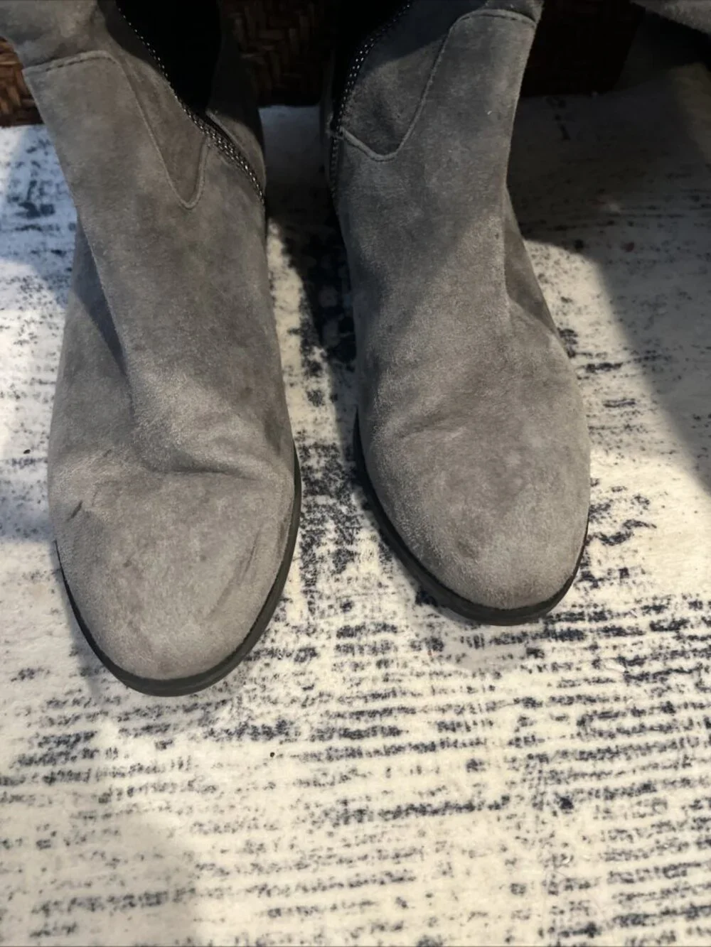 Calvin Klein Cylan Gray Faux Suede Stretch Panel Over Knee Boots 6.5 Women’s